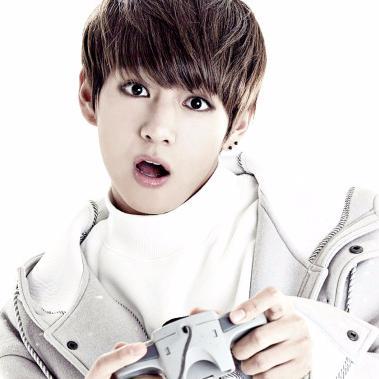 Free follow! ♡ Please check out @taehyungpics for pictures of tae ㅠㅠㅠ