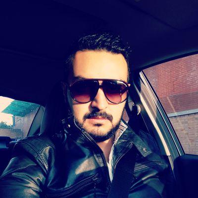 Colombiano, Administrador de Empresas. Consultor de riesgos en Seguros Sura.