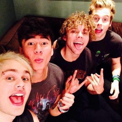 moliymili's profile picture. ¡Hola! Bienvenidos a nustra cuenta, somos nuevas acá, esperamos que les guste nuestra cuenta, ¡Besos!-Bella y Mel. (dueña y co-dueña)