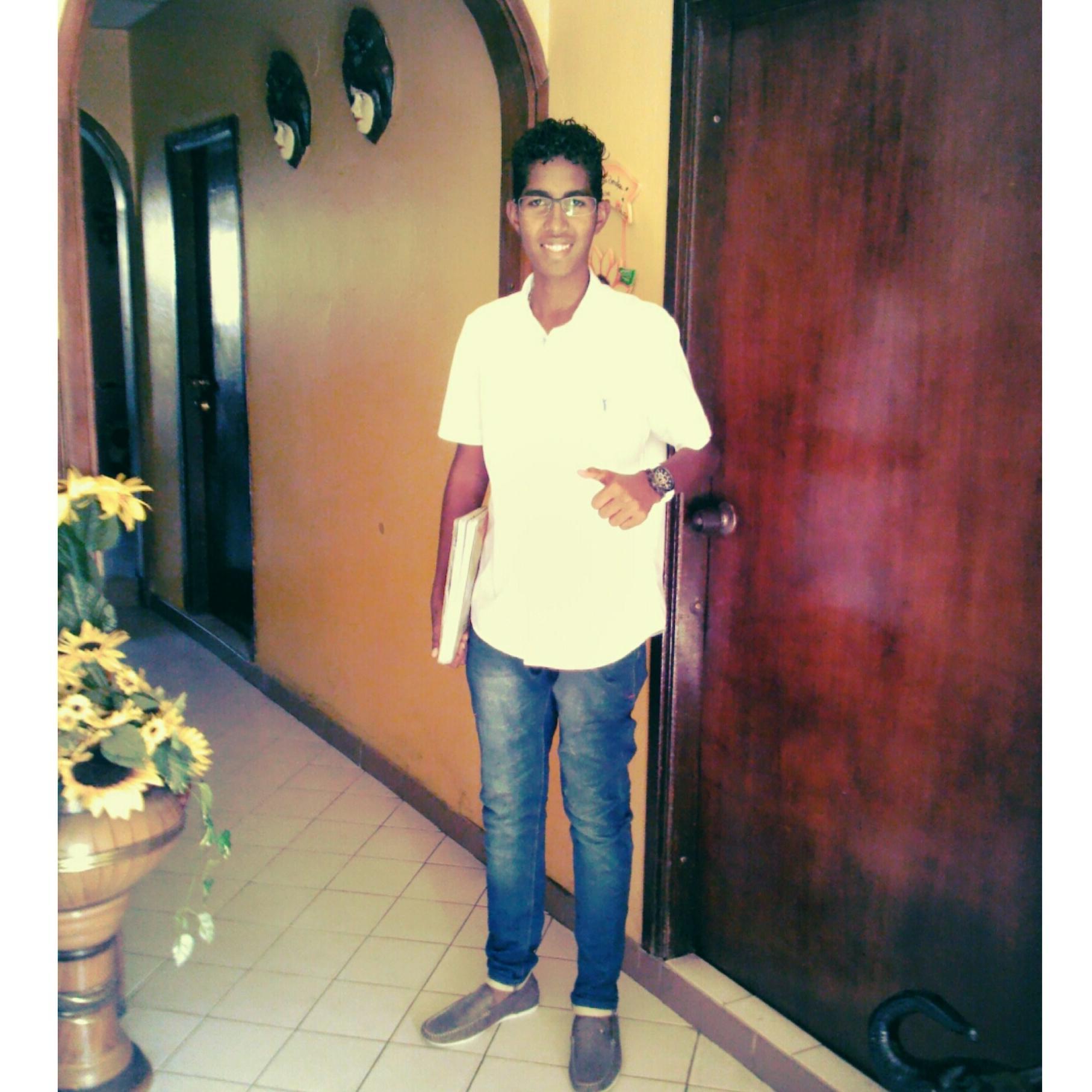 21. Estudiante de Ingenieria Civil  Venezuela/ Edo- Bolivar |
REAL MADRID