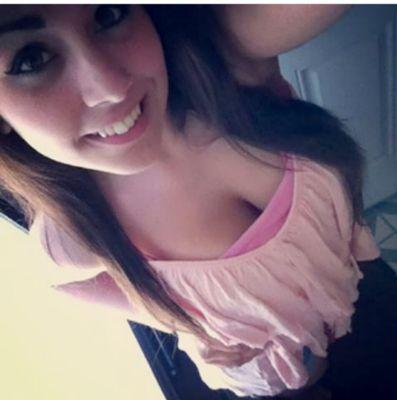 go follow my new twitter @anessadesneiges