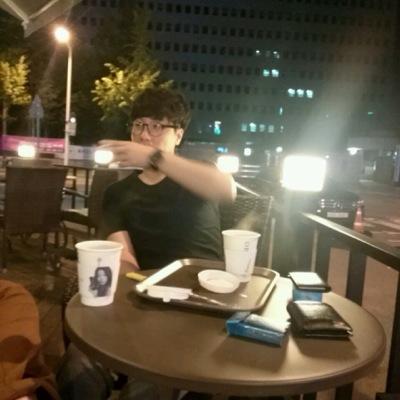 대전/男/29/둔산/ 저축은행/연애/여행/뮤지컬/영화/드라이브/가로수길/영화/사회인야구/축구/한화이글스/Juventus/Real Madrid/Alessandro Del Piero/heavymetal/metallica/ironmaiden/skidrow/GN'R