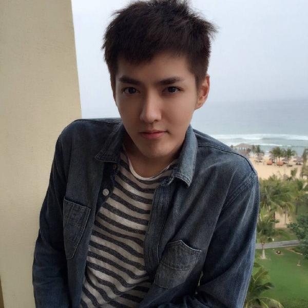 dont follow this account. follow @luhandeerlight instead :) thankyou :*