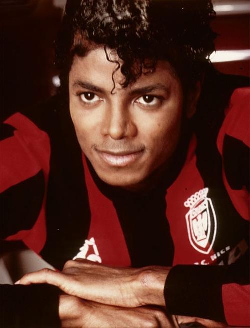 I'm Michael Jackson fan.  please follow me★