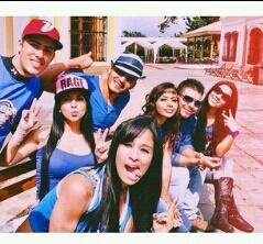 ©Buga, Rena, Majo, Luli, Zule, Tavito. Azul de corazón 100% Chapina