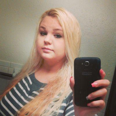 Emilyy_Cossette's profile picture. 