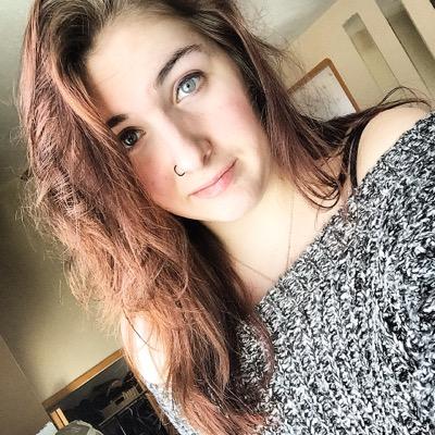 i'm Emily, I'm 16 years old, I love sports, gymnastics for life f4f