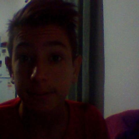 me llamo Diego soy de Argentina,Santa Fe...Me encanta @lucasCastel y soy de River Plate!!