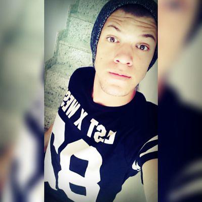 Sonho é uma coisa que guardo dentro do meu travesseiro