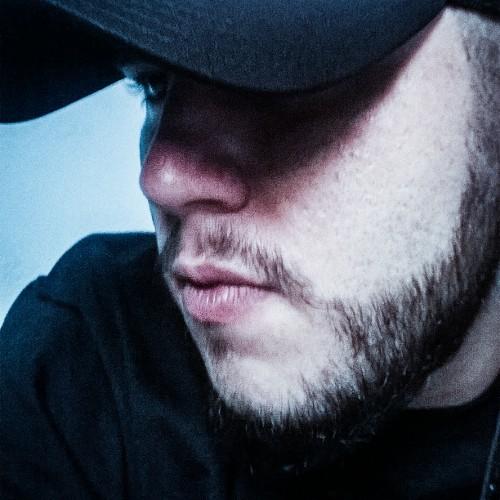 alan_fuck_core's profile picture. Guitarrista da banda Cativeiro das Idéias