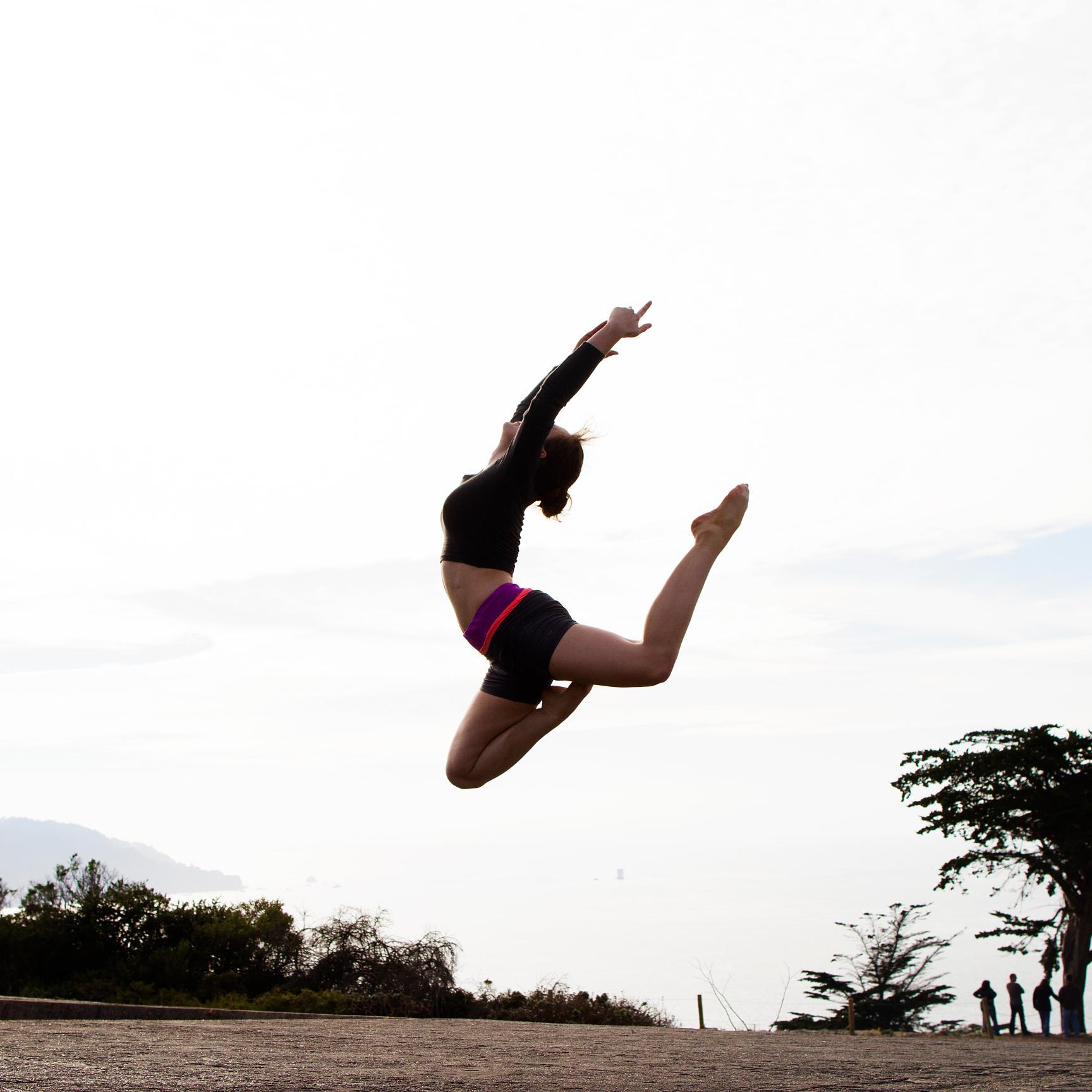 Dancer and Model stationed in San Francisco: Ballet, Modern, Aerial, and Innovation with Technique