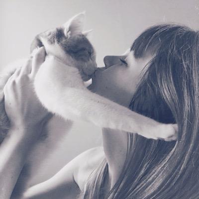 meowmims's profile picture. 