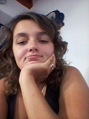 PazAriela3's profile picture. Si yo, tú. 
Si tú, yo. 
Sin ti, nada. 
Sin mí, si quieres, prueba.  (Txus Di Fellatio)