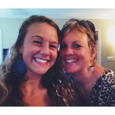 HannahNiewald's profile picture. 