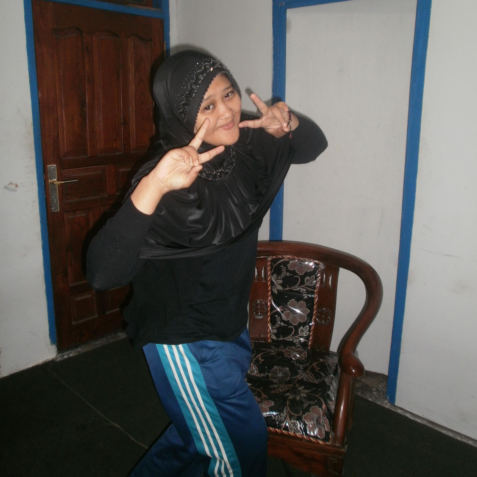 bernyanyi adalah suatu seni terindah,untuk mencapai penyanyi profesional ,berlatih lah dgn serius,sebab itu smua langkah awal untuk menjadi penyanyi profesional