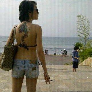 cathyazahra's profile picture. Keindahan adalah suatu yg tak ternilai, jadikan dirimu suatu yang indah agar tak ternilai pula harga dirimu....