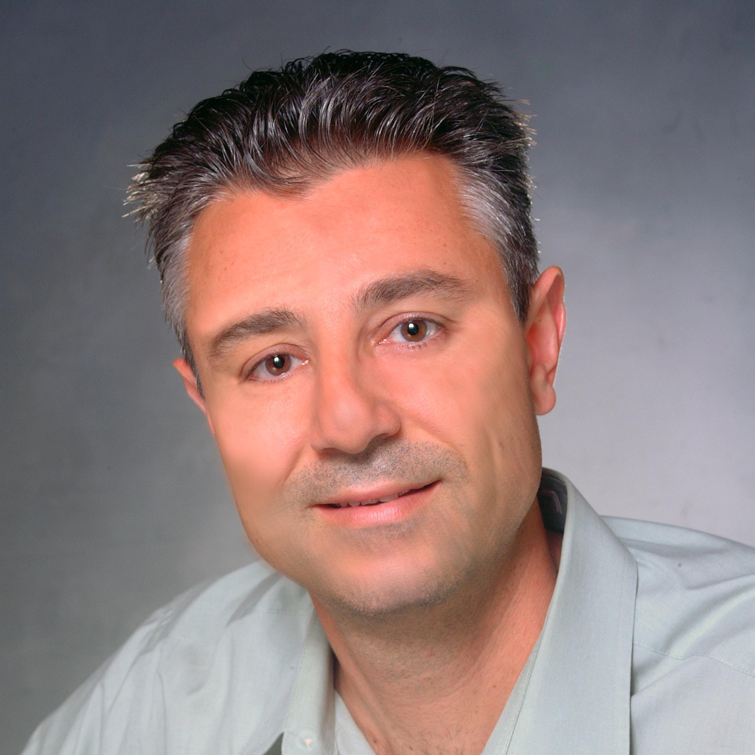 Psych prof, dad, writer, speaker & cook with an Italian heart, American spirit & global mind. Direct the Youth Gratitude Project, now transforming U.S. schools!