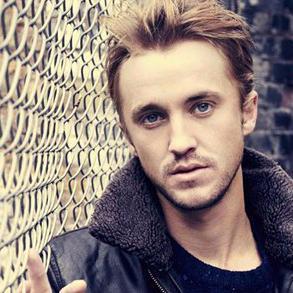 DeadlyDuellist's profile picture. You don't know me as well as you think you do. [MCRP|Literate|Single]