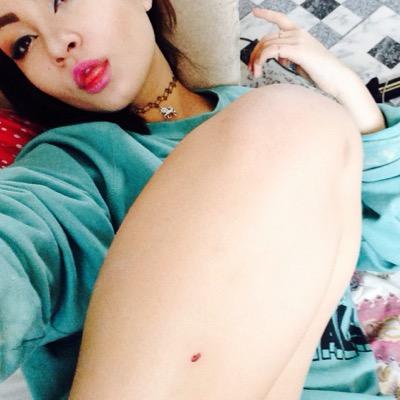 died_violet's profile picture. 