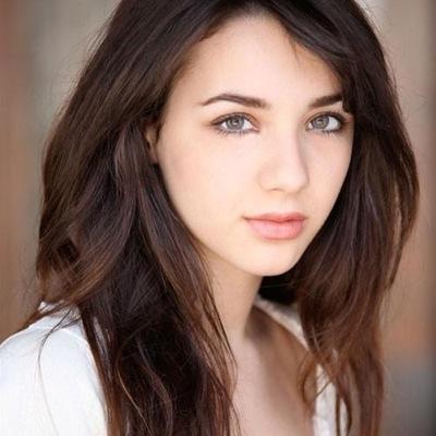 @ifoundmylight is my role model, Hunter's a best friend only a munchkin could have. I'm crazy about @young_bonham and his crazy about me too #cullencoven