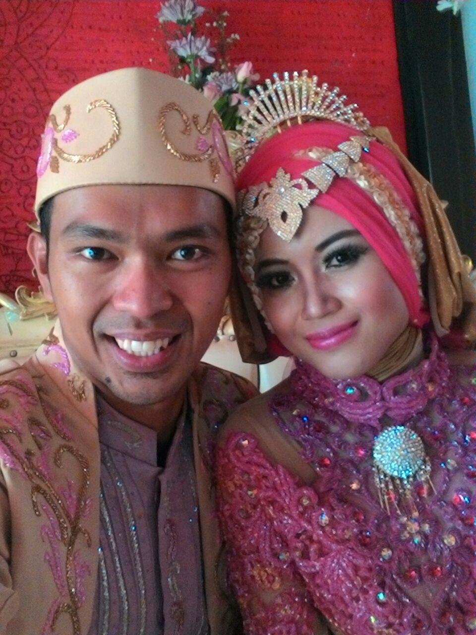 Manusia sederhana yg punya banyak mimpi dan sayang istri @uniquerizka..biarkan alam yg mendidik kita untuk lebih bersyukur