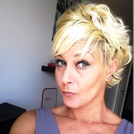 LaRondedesAns's profile picture. Rédactrice web - Biographe - Correctrice -
Auteure du roman  Entre parenthèses