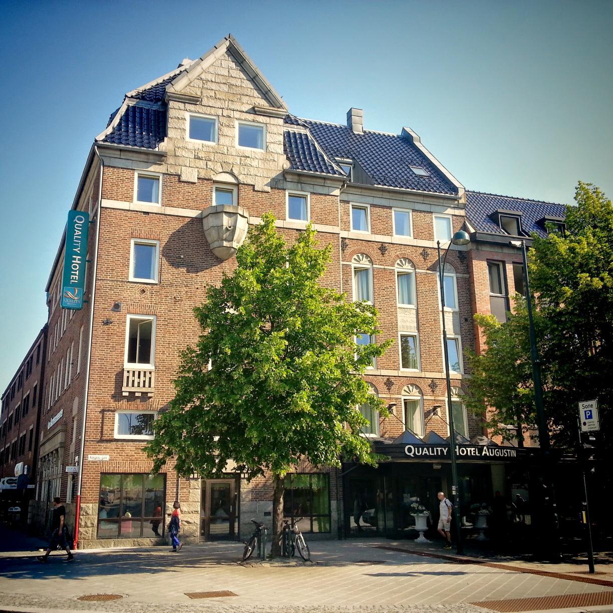 136 rom i Trondheim sentrum. 17 møterom og byens triveligste lobbybar!
Kongens gt. 26 : 73 54 70 00