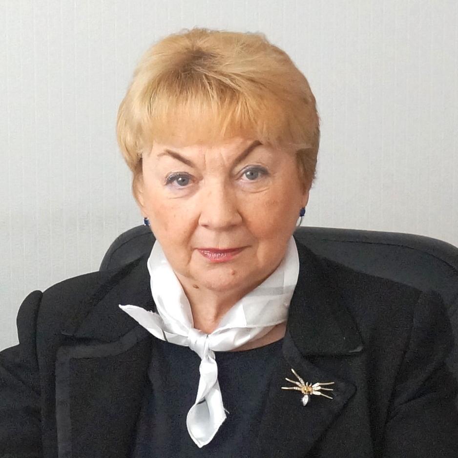 Пенсионерка. Общественный деятель.