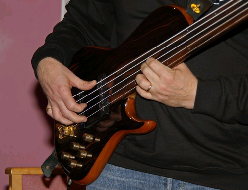 Retired and gone bonkers cycling
Ex IT (Finance and NHS)
Kidney cancer survivor (https://t.co/lHnpEQzVTw)
Still playing Music
🎵🎻🎵.y.at
