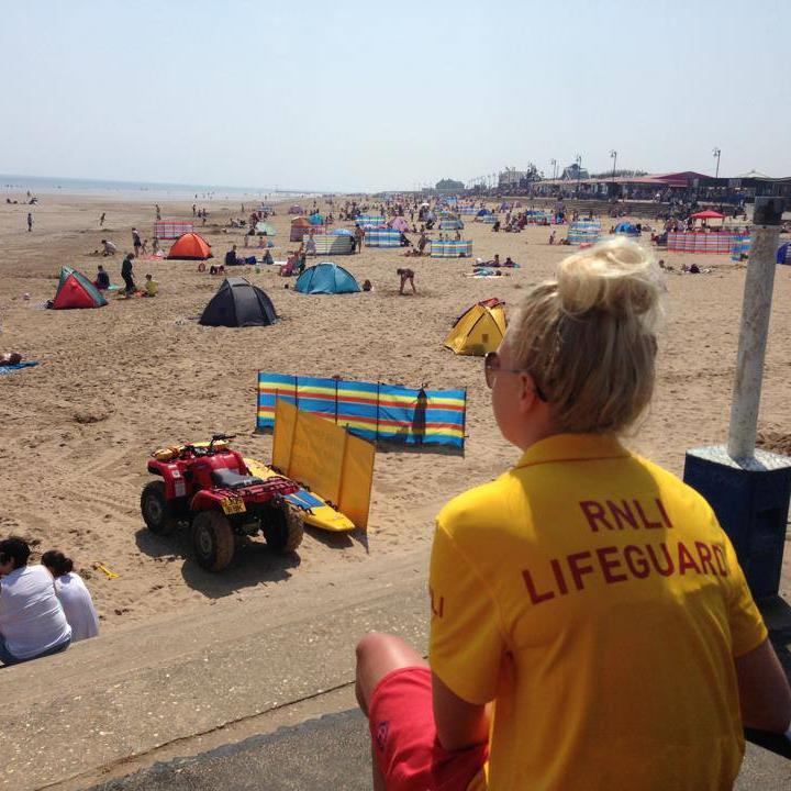 Tweeting for the RNLI lifeguarded beaches in Lincolnshire. Run by the charity that saves lives at sea #RNLI. Looking for work? email Arun_Gray@rnli.org.uk