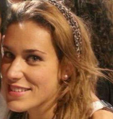 Diplomada en E.F y Máster en AFyD.  
Entrenadora de fútbol UEFA A
Apasionada del deporte
