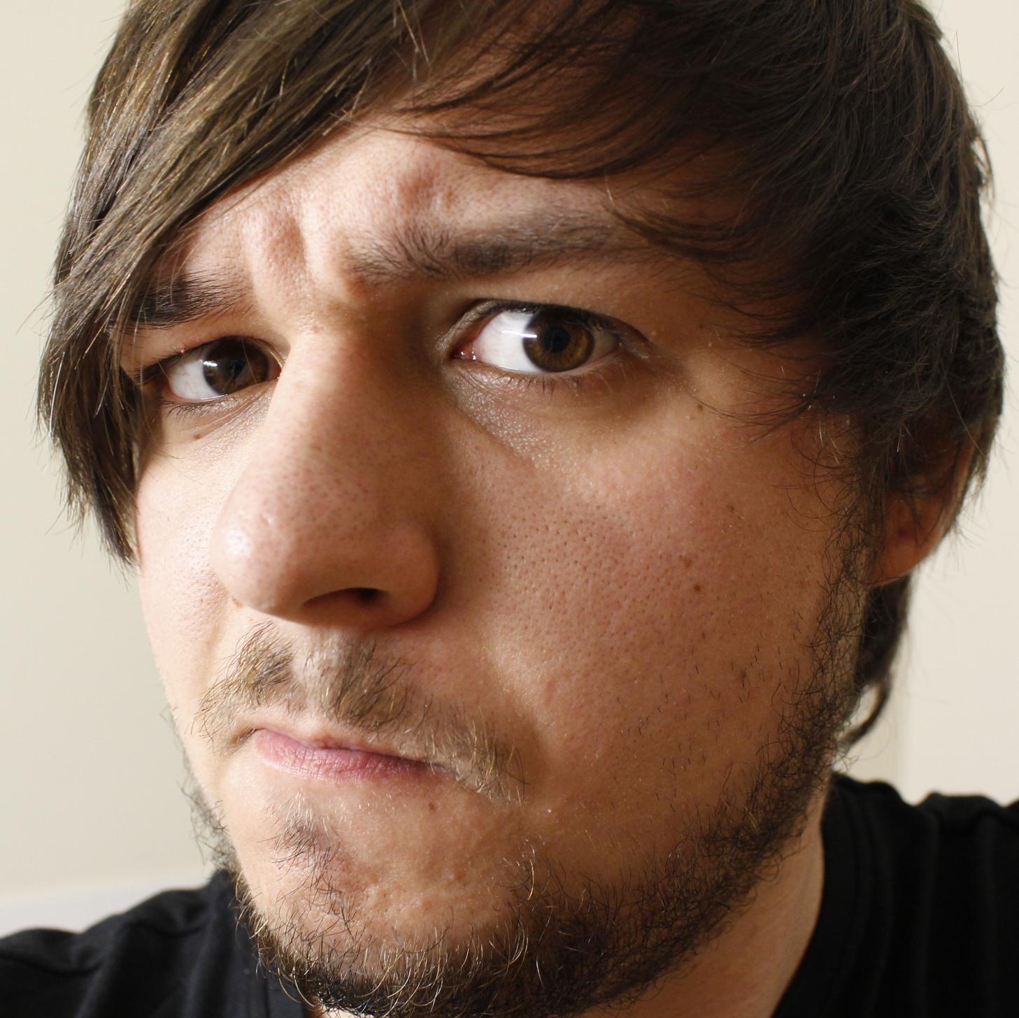 Gamer, Media Production student and Techthusiast. Also, I like food.