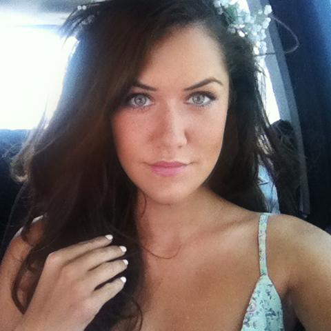 helena_171990's profile picture. Simple girl, with simple dreams.