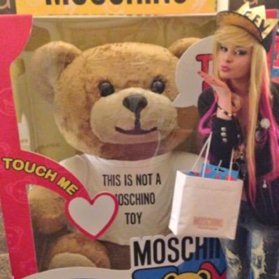 page for brit actress blogger and advocate @lotteylondon /Acc ran by tay jason shan & @misstezzax