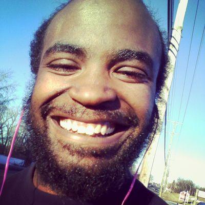im a kool/funni/complex guy to b around who's in luv wit life,weed,music,monkeys,women,jokes,water,cartoons,my mom,two sistas & smilin.~Roll Up/Zone Out~^_^™