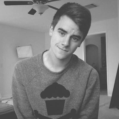 free follow from @frantasyworld please follow her