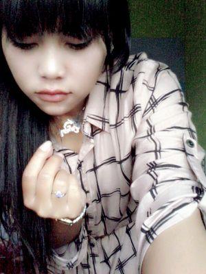 Mungkin aku tidak menangis, tapi itu melukai. Mungkin aku tidak akan mengatakan, tapi aku merasa. Mungkin aku tidak menunjukkan, tapi aku peduli :*({})
