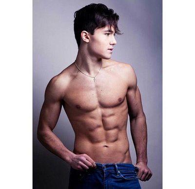 22 || Gay. Sobresaliente en sonrisas y en felicidad. «Cualquier tigre puede hacer caer en sus garras a su presa.»