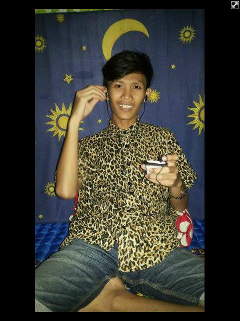 rizkyWHYD_'s profile picture. kamu tau namaku tapi tidak dengan ceritaku :) | my pin 264A7361