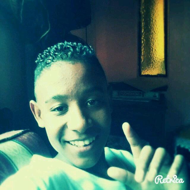 Male 16 yrs/bithday:27 jan 1999/single/love woman/phone number:0781191723/bbm pin:29CCD84A..if u follow me I'll follow u back...peace out!!!!!!