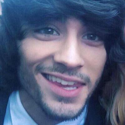 ask for a follow back on @raybanzouis