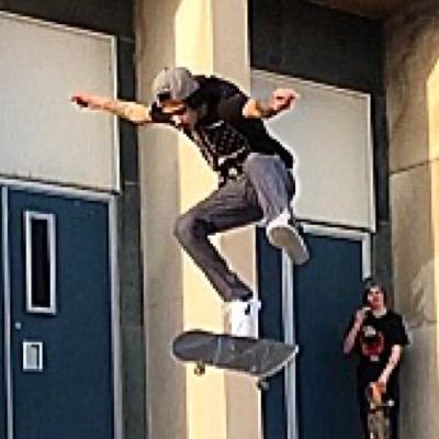 15 year old skateboarder from BALTIMORE living life and enjoying it. Sponsored by :N8ivConcepts #heshdawgs