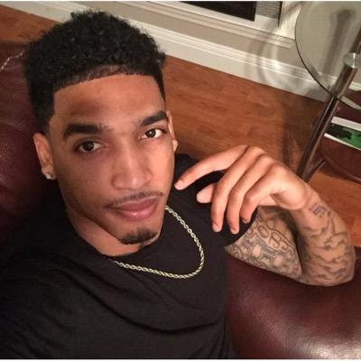 FlyGuyTod's profile picture. Atlanta Sharks Professional Wide Receiver #1 #LeftLane #Bum$ociety #DreamTeam #LaurynHill #JESUS.. Im da center of atteNtion like da letter N