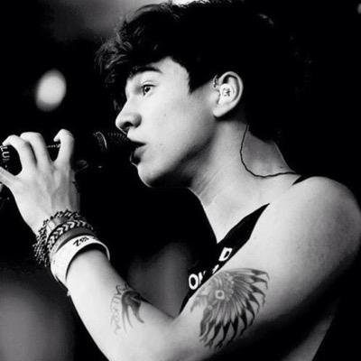 •I only follow the people Calum Hood follows• I retweet cute/funny things on Calum's Timeline @Calum5SOS ❤️