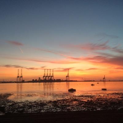 zhinengqigonguk's profile picture. 