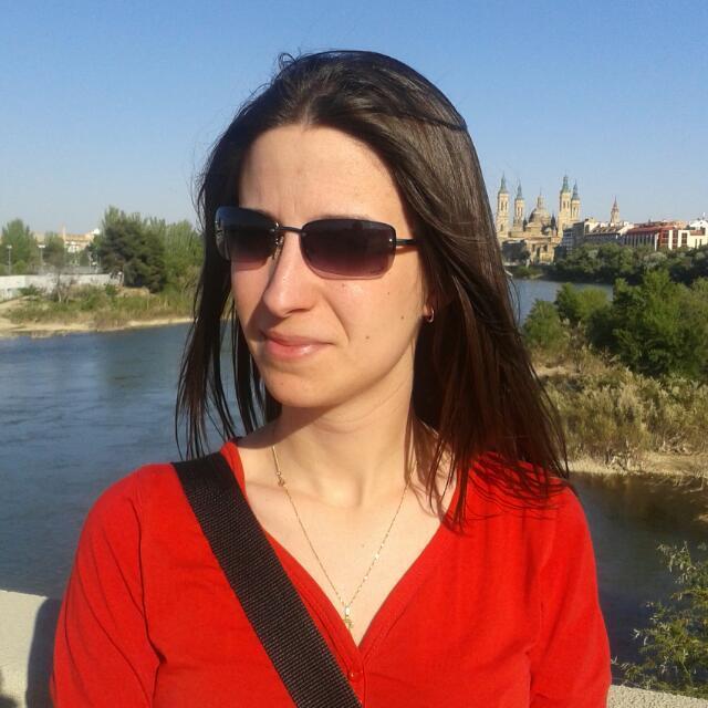 Profesora de ciencias y matemáticas del Colegio Padre Enrique de Ossó de Zaragoza.