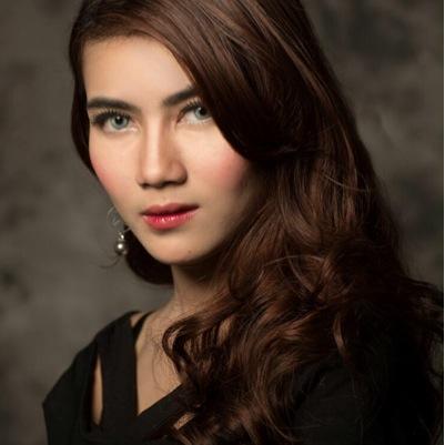 line : @juliesagita

 Instagram : @julie_sagita