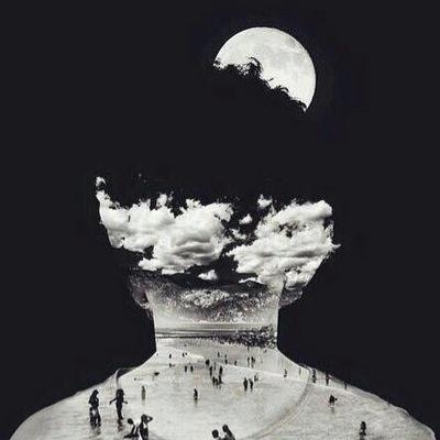 گُل إنسان لهُ عالم خاص به،،