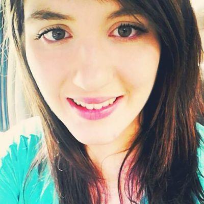 Kaila Breanne.
Type 1 Diabetic.
Cat lover. 
Olivia Mae's Mommy!