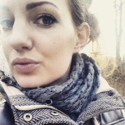Mrssa. 26. &' a Proud Mommy of my bbygirl. Pictures. Makeup. CHOCOLATE. Work. SamsungGalaxyS4. Facebook. Whatsapp. MUSIC. Instagram